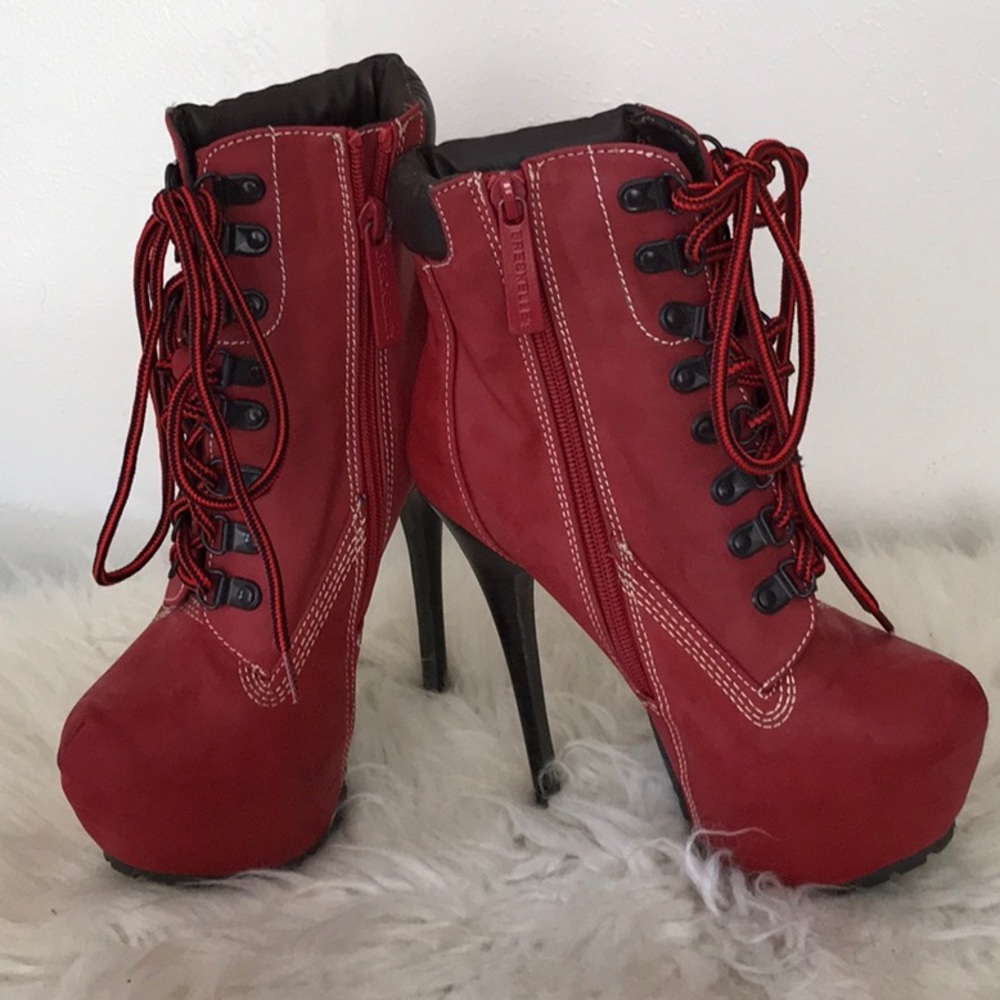 BRECKELLES lace up platform booties Blazer-11 red Size 6 vegan suede feel